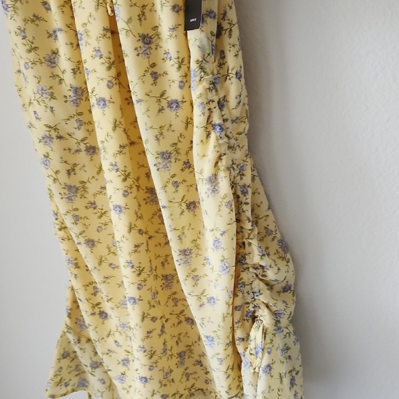 Forever 21 Yellow Ditsy Floral Mini Dress side ruching ruffle hem cami Sz S NWT - Picture 3 of 15